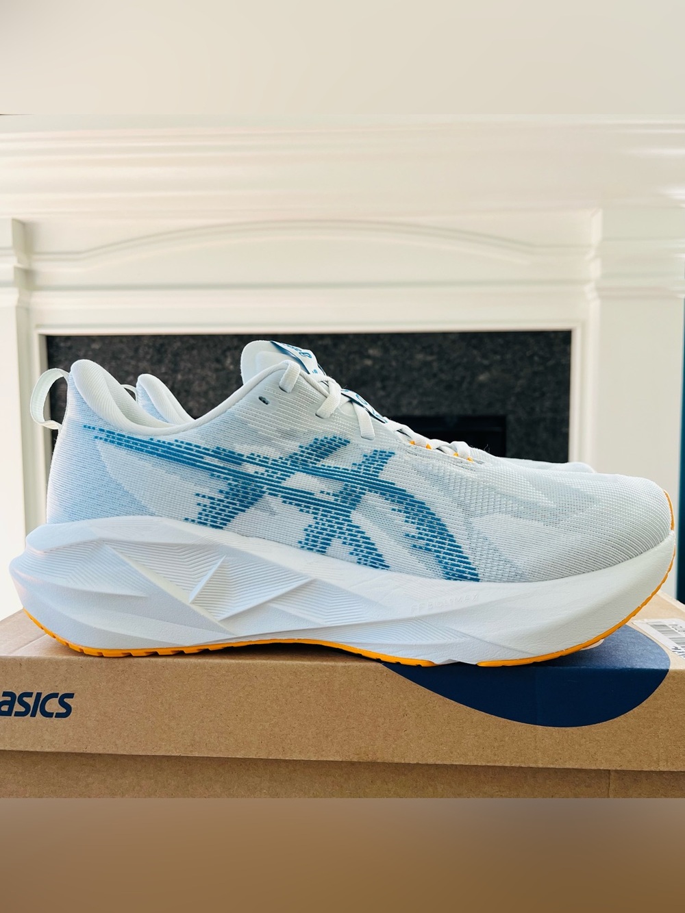 Sz 11 ASICS Novablast 5 Men's Running Shoes Arctic Blue/Aegean Blue 1011B974-407